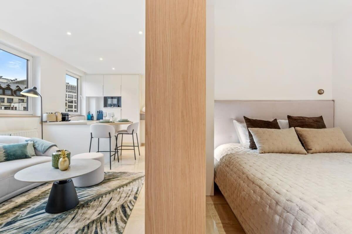 Modern Studio With King Bed, Walk To Attractions Люксембург Экстерьер фото